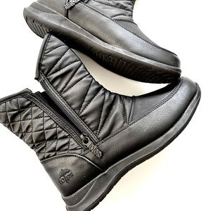 TOTES WOMEN SNOW BOOTS SIZE 7M